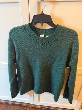 GAP Crewneck Women's Sweater in Forest Green size small